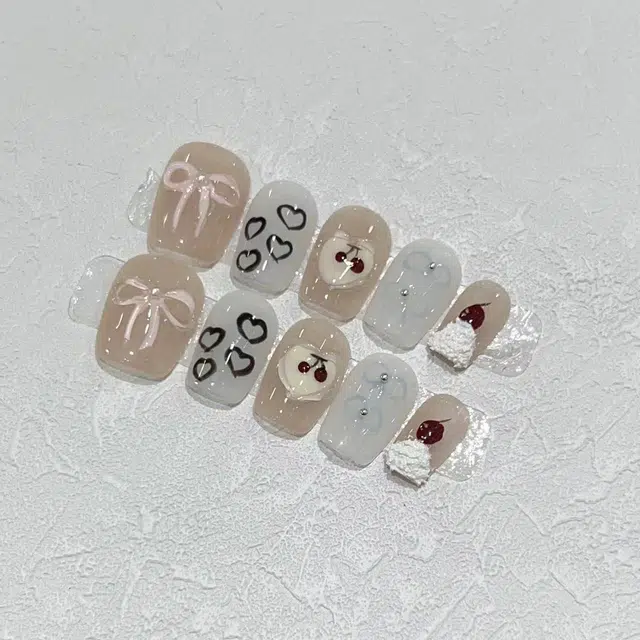 几多萌 手工穿戴甲短款甲片 可爱奶油冰淇淋樱桃学生短甲可拆卸手绘款美甲  短短梯白色跳色 纯欲