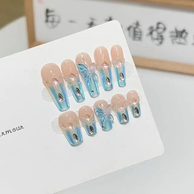 几多萌 【琉璃蝴蝶】 蝴蝶美甲高级氛围  穿戴甲 短梯梯型长款蓝色裸色 法式 琉璃感纯欲风