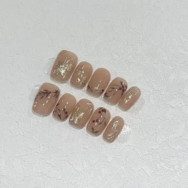 几多萌 纯手工穿戴甲片上春山款手绘魔镜蝴蝶可爱短款可拆卸  短短梯透色裸色 国风