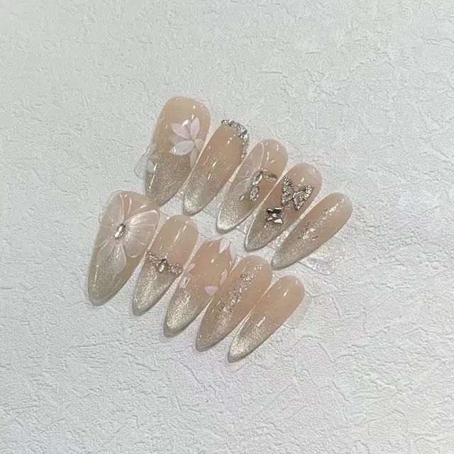 几多萌 纯欲风蝴蝶穿戴甲手工甲片假指甲贴片  杏仁透色裸色
