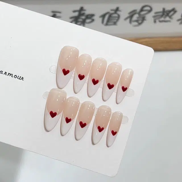 几多萌 法式爱心  穿戴甲 椭圆长款白色裸色 可爱 纯欲风简约精致时尚