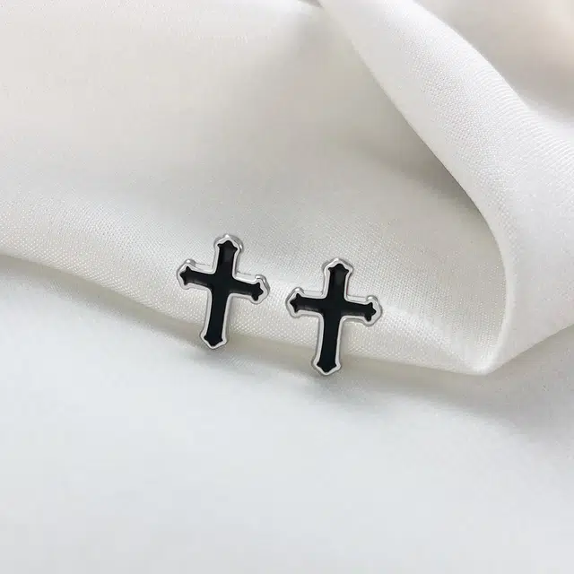 925