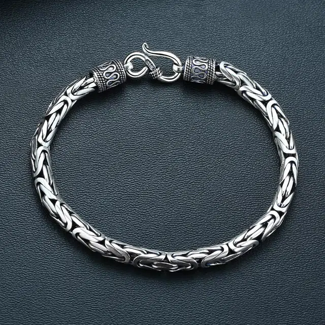 925