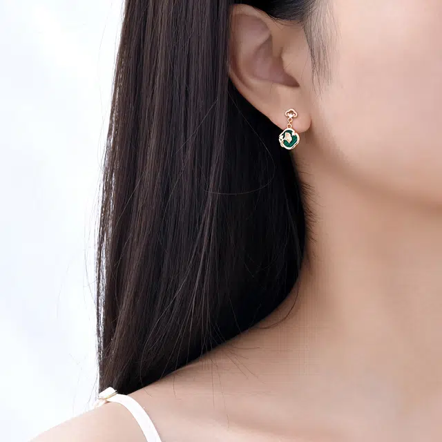 S925