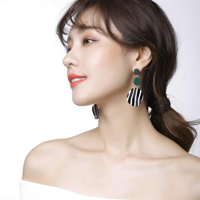恋朵 气质优雅 流苏条纹 莫兰迪色系 波西米亚风 亚克力 耳环 女款