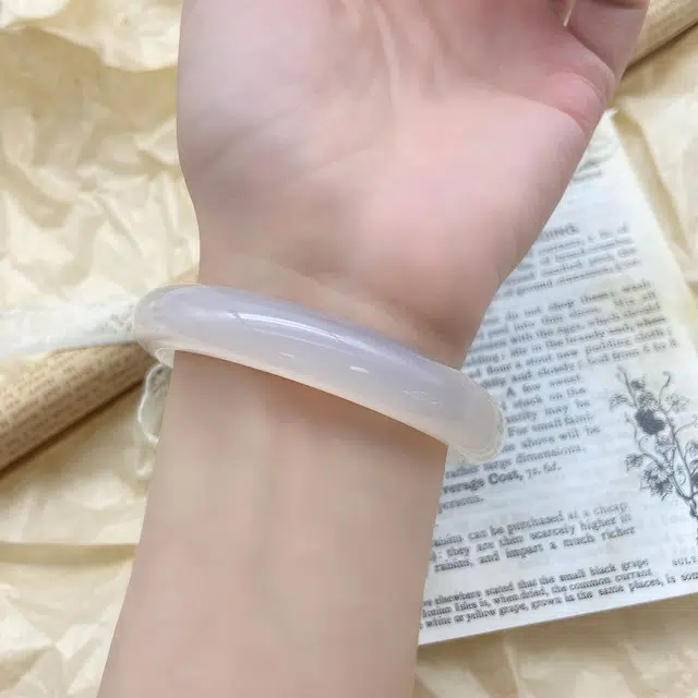 恋朵 新中式 白月光水润 古香白玉 玉髓 手镯 女款