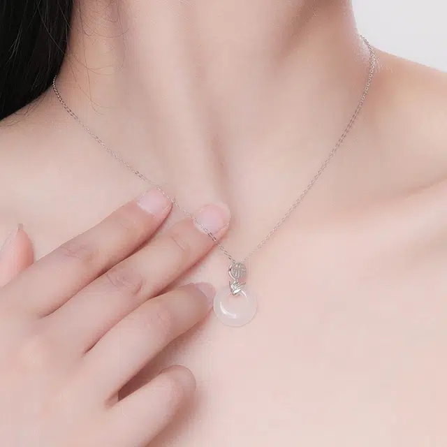 925