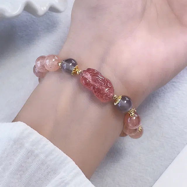 恋朵 招财貔貅草莓晶 新中式 #好运 水晶 手串 女款