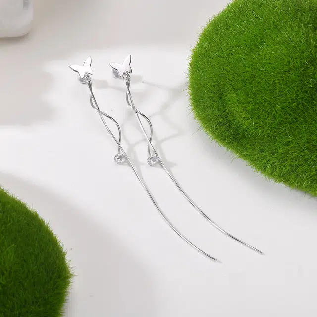 925
