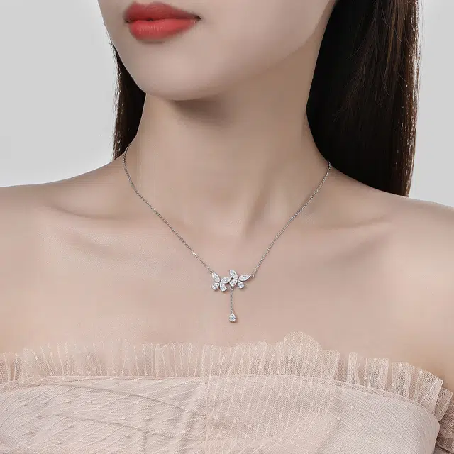 925