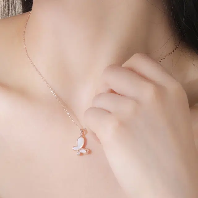 925