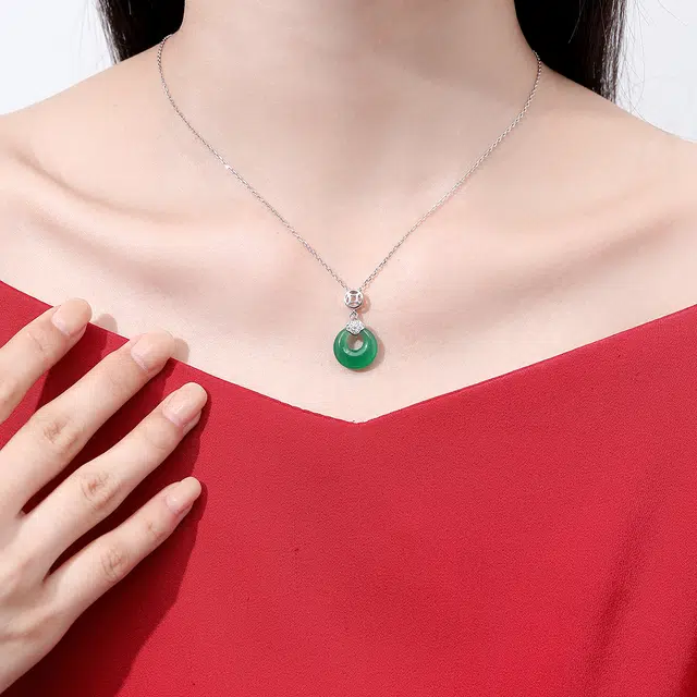 恋朵 国风新中式 平安喜乐 如意铜钱 祥云平安扣 纯银锁骨链 玉髓 项链 女款