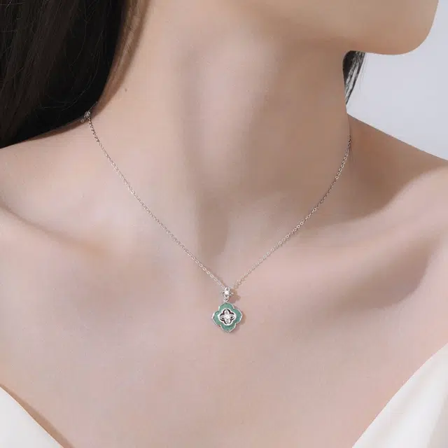 S925