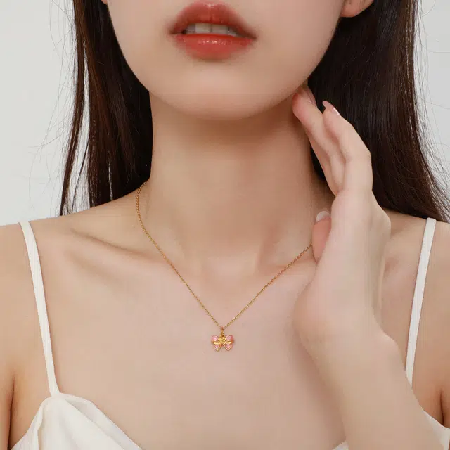 周大生 蝴蝶结硬金多巴胺穿搭 足金 一口价 黄金吊坠 女款