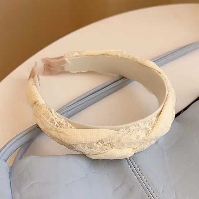 贯古今 宽边蕾丝麻花编发清爽纯色辫子高级感少女外出增高颅顶女 布艺 发箍 女款