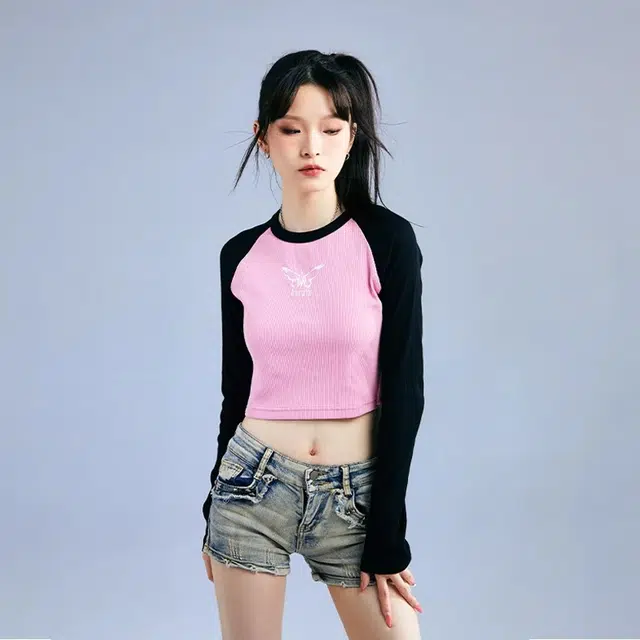 BURNIN PINK Logo T
