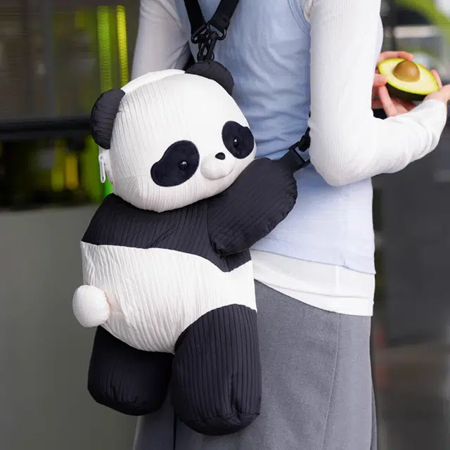 抱竹 古力古力 可爱小熊猫玩偶趴趴体拉链开合 毛绒 双肩包 大号 男女同款情侣款 黑白