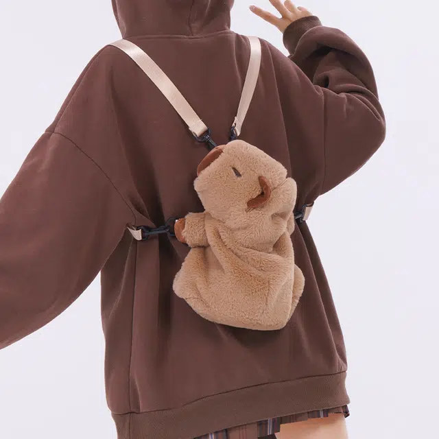 抱竹 古力古力 卡皮巴拉玩偶 可爱日常百搭 毛绒 双肩包 常规 男女同款情侣款 浅棕色