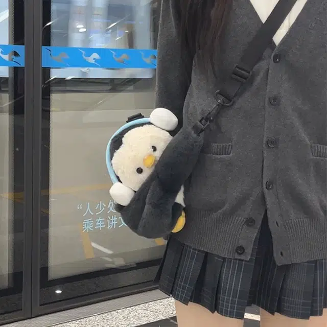 抱竹 古力古力 企鹅趴趴系列 可爱 毛绒 双肩包 中号 男女同款情侣款 深灰色