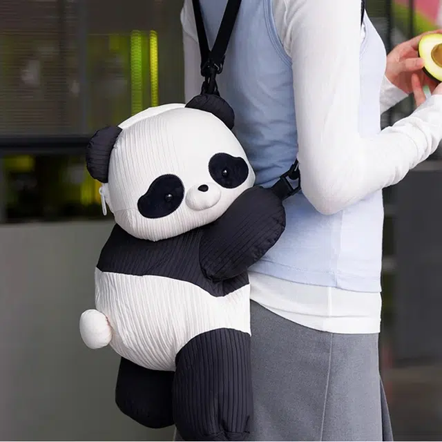 抱竹 古力古力 可爱小熊猫玩偶趴趴体拉链开合 毛绒 双肩包 大号 男女同款情侣款 黑白