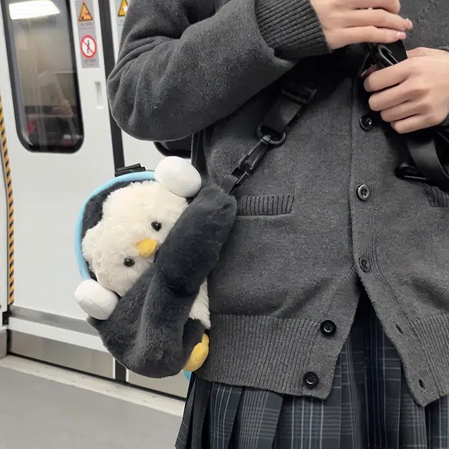 抱竹 古力古力 企鹅趴趴系列 可爱 毛绒 双肩包 中号 男女同款情侣款 深灰色