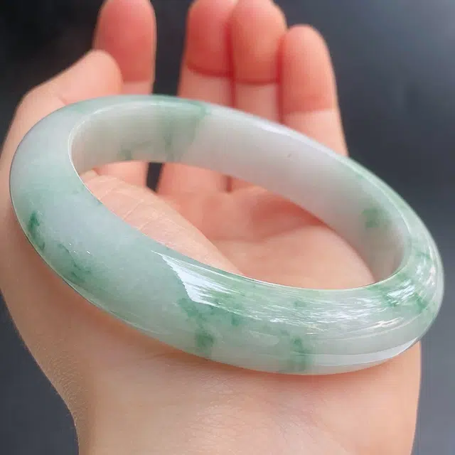 57.6mm