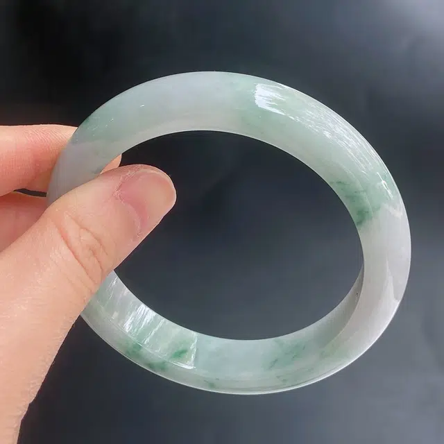 57.6mm