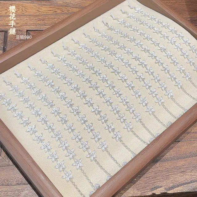 990