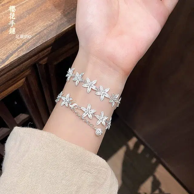990