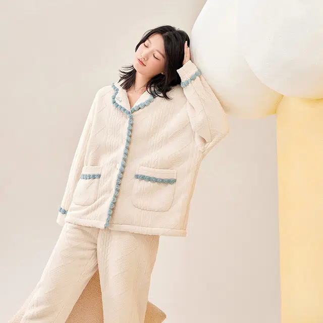 安之伴 秋冬睡衣复合绒暖感双层保暖清爽百搭家居套装 女款 米黄