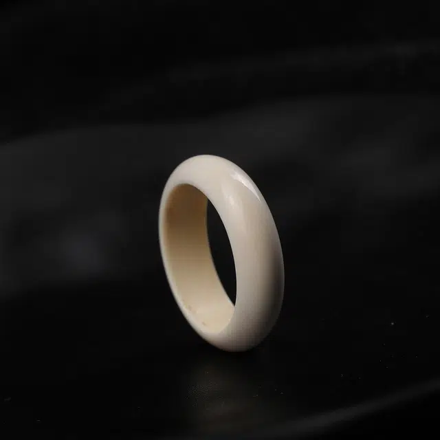 祥燕 高端孤品国潮文玩细腻白润满纹血料 猛犸 象牙玉石戒指 男女同款情侣款