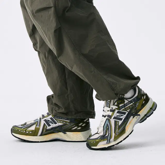 New Balance 1906A