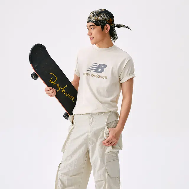 New Balance logoT