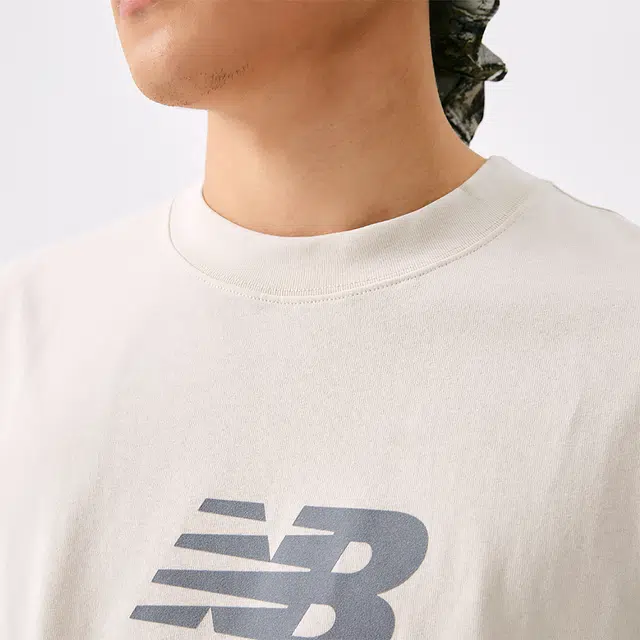 New Balance logoT