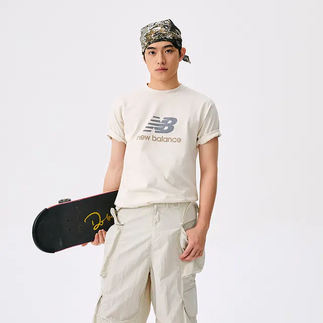 New Balance logoT