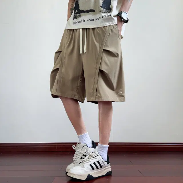 稻草人 美式复古潮流时尚五分褶皱设计感运动百搭直筒薄款简约学院风透气宽松舒适通勤夏季工装休闲短裤 男女同款