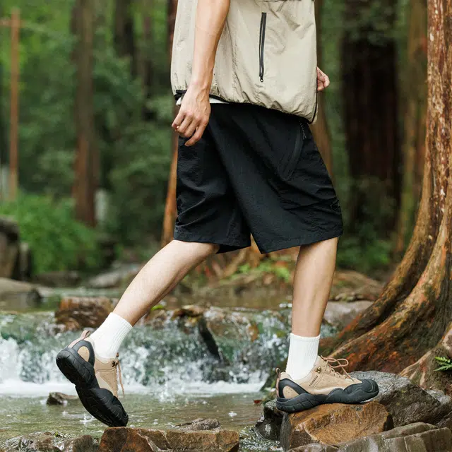 稻草人 美式高街潮牌无性别主义创意字母百搭宽松户外跑步运动日常通勤亲肤舒适基础款休闲工装短裤 男女同款