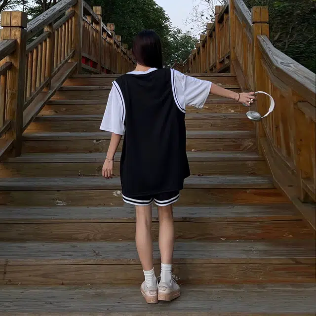稻草人 美式复古高级感创意设计数字印花图案撞色拼接假两件短袖上衣系带透气五分休闲运动短裤篮球套装 男女同款