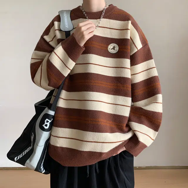 稻草人 学院风韩版慵懒条纹拼接撞色可拆卸别扣徽章宽松休闲内搭针织衫百搭圆领套头落肩袖舒适厚款保暖毛衣 男女同款