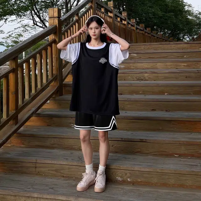 稻草人 美式假两件简约拼接圆领上衣宽松直筒条纹舒适五分透气下衣篮球套装 男女同款