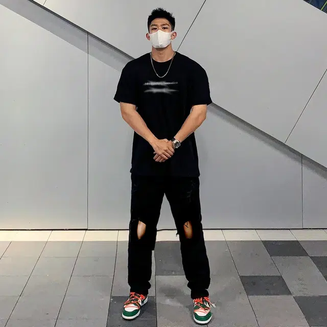 稻草人 美式复古水洗做旧膝盖破洞高街废土显瘦百搭垂感休闲宽松透气阔腿直筒牛仔裤 男女同款