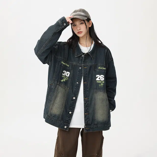 功夫熊猫 美式嘻哈街头风创意字母印花重水洗做旧渐变色复古飞行员夹克拼接设计痞帅潮流百搭上衣宽松舒适氛围感港味牛仔外套 通用