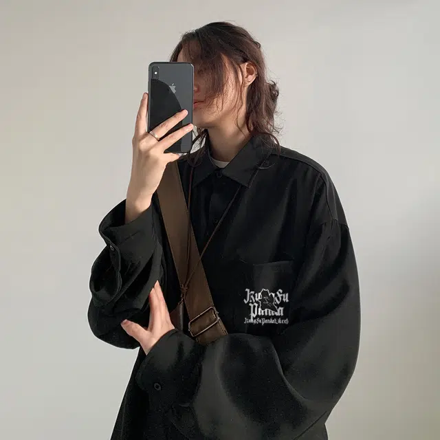 功夫熊猫 美式复古嘻哈街头手绘字母印花简约基础款纯色衬衣时尚潮流百搭翻领单排扣设计轻薄透气痞帅学院风休闲长袖衬衫 男女同款