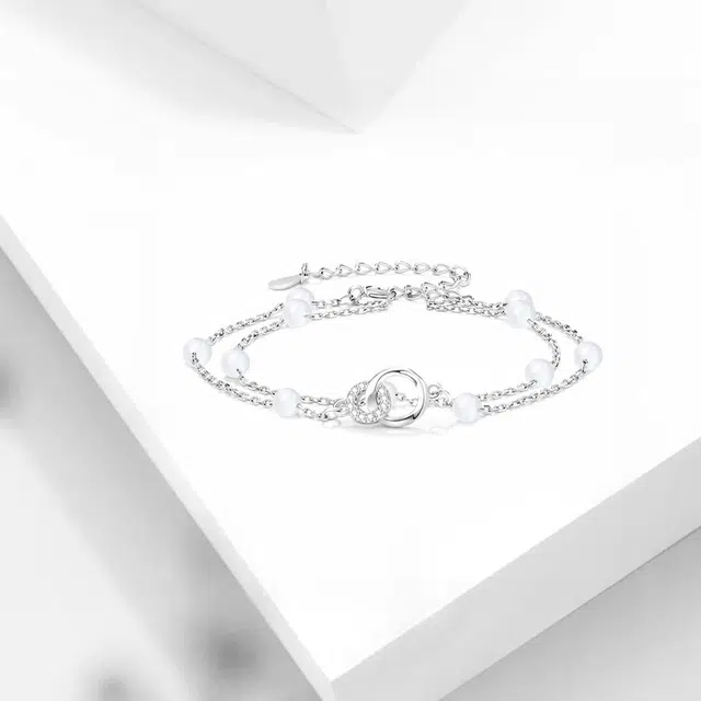 牧言 环环相扣 冷淡风精致气质小众浪漫高级感 光面闪耀几何双环时来运转双层叠戴 日常通勤 琉璃 手链 女款