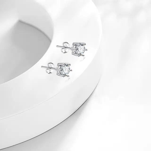 牧言 冷淡风简约小众设计高级感 立体闪耀小方糖精致轻奢甜蜜饰爱 合金 六爪耳钉 男女同款情侣款