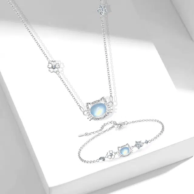 【闪钻可爱猫咪】 牧言 在逃公主系列森系甜美小众设计高级感 精致浪漫璀璨爆闪招财猫星星镂空桃花百搭可调节 好运 琉璃 玉石项链 女款