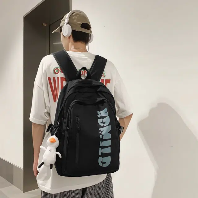 高质量质感 出行旅游旅行游玩大容量防水 尼龙 双肩包 小众设计  男女同款情侣款 多色