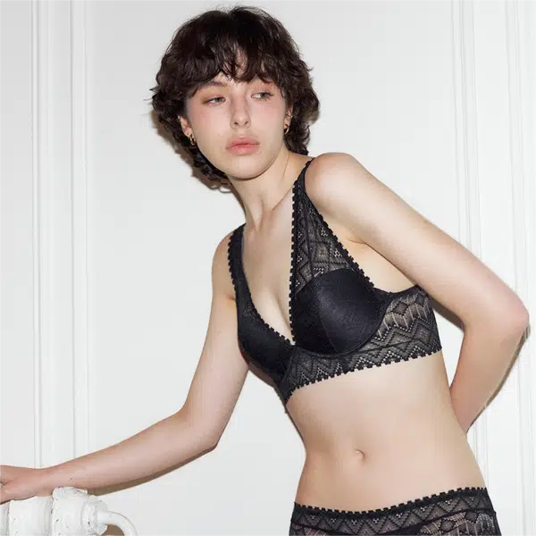 花蔓色 无痕美背提托调整型文胸 女款 黑色