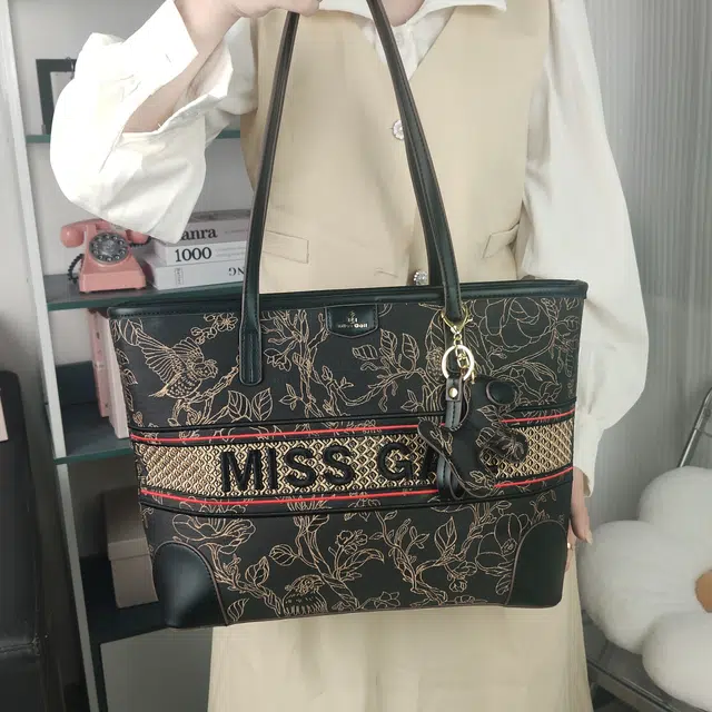 MISS GAIL Tote