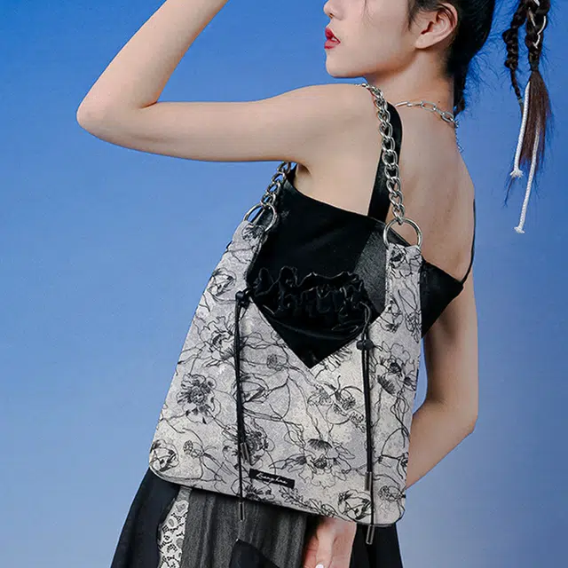哐花村 刺绣花纹菱格绣花链条包 涤纶 女包百搭通勤斜挎包大容量单肩包手提包 女 未闻花名